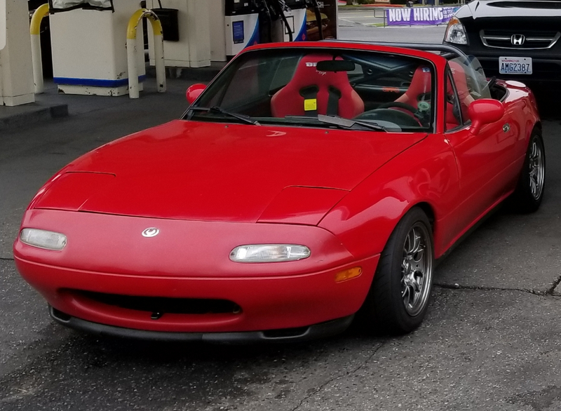Illustration for article titled NB Miatas look amazing in silver